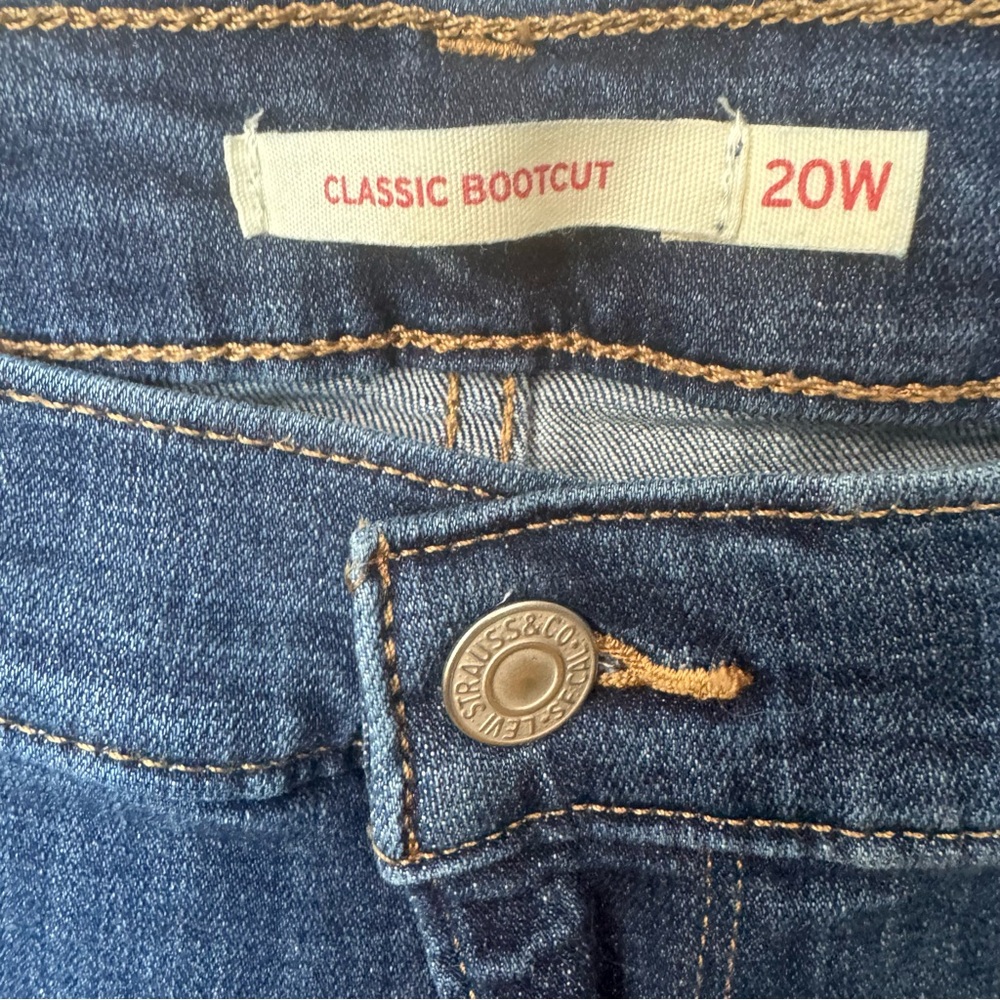 Levi Strauss Classic Bootcut Jeans. Stretch. Women’s 20W (actual 40X32) - Picture 3 of 13
